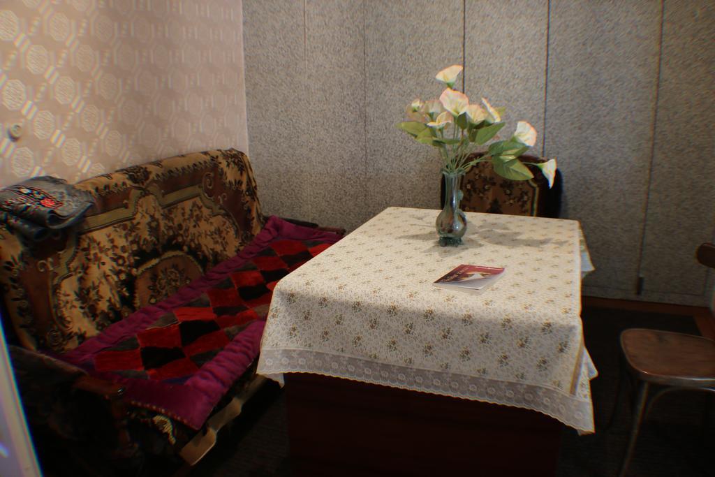 Hostel Ilbirs Каракол Екстер'єр фото