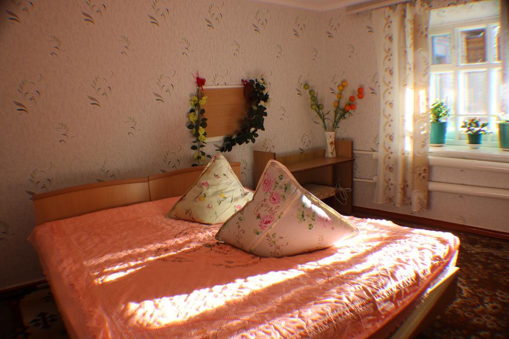 Hostel Ilbirs Каракол Екстер'єр фото